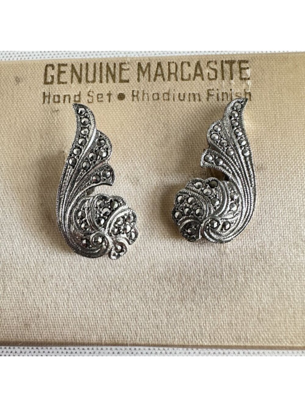 Vintage Sterling Silver Marcasite Wing Screw Back Earrings Original Presentation - Picture 6 of 6